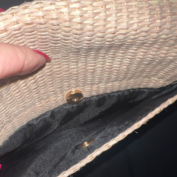 Stylish Black and Tan Crossbody Bag - Picture 3 of 6